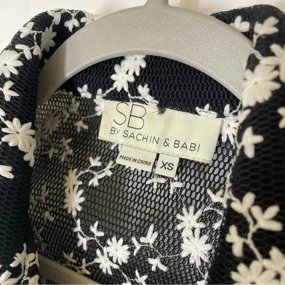 Anthropologie Sachin & Babi Black Mesh Floral
Embroidered Moto Jacket Size XS - Picture 7 of 10